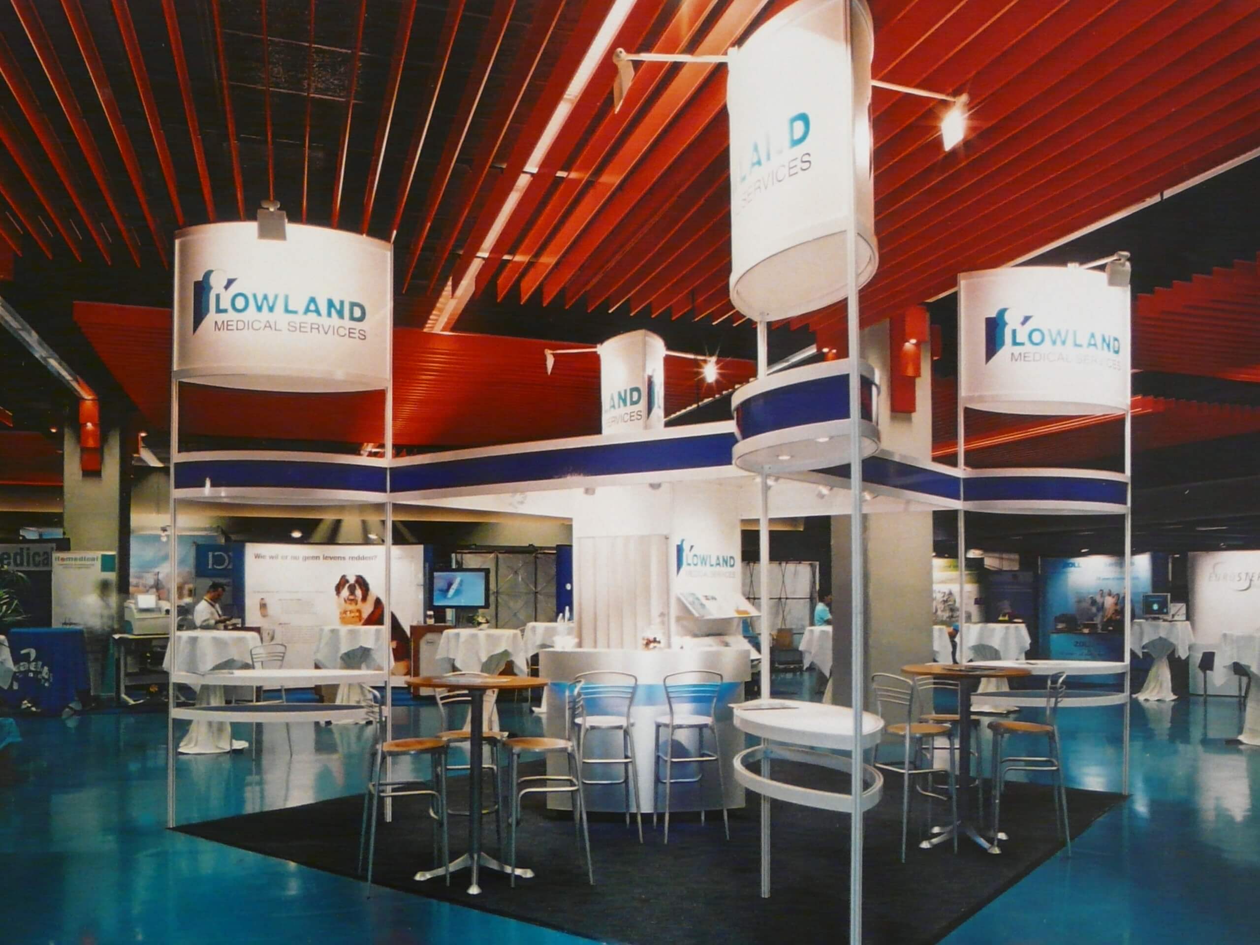 Vagas na Lowland International em Angola