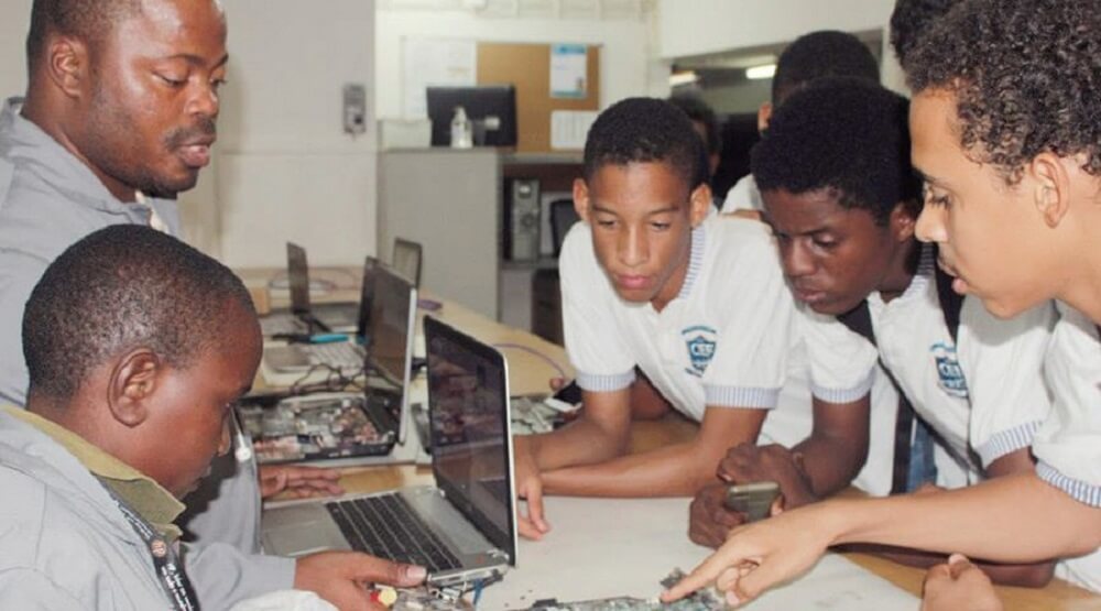 Emprego no Colégio Elizângela Filomena Angola Vagas no Colégio Elizângela Filomena Angola