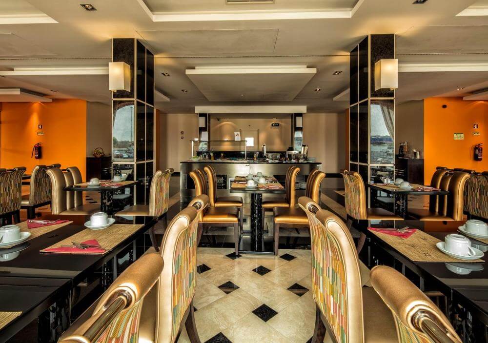 Vagas na IU Hotel Luanda Angola