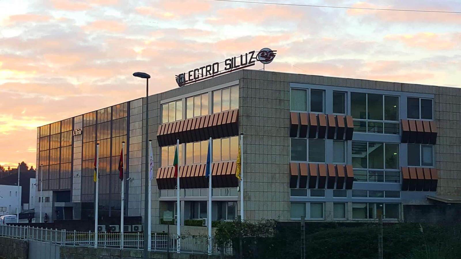 Vagas na Electro Siluz Angola
