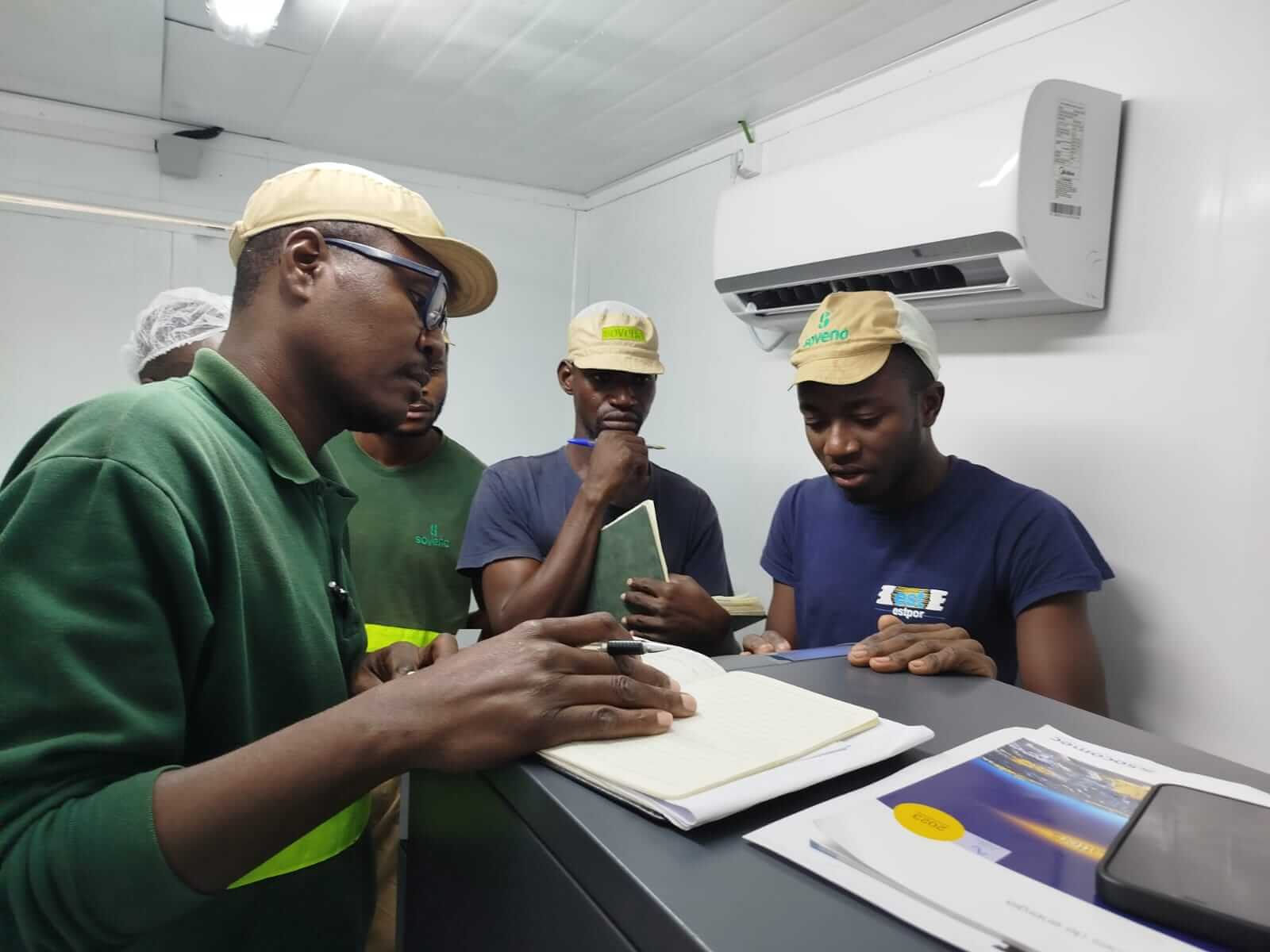 Vagas na Estpor Angola