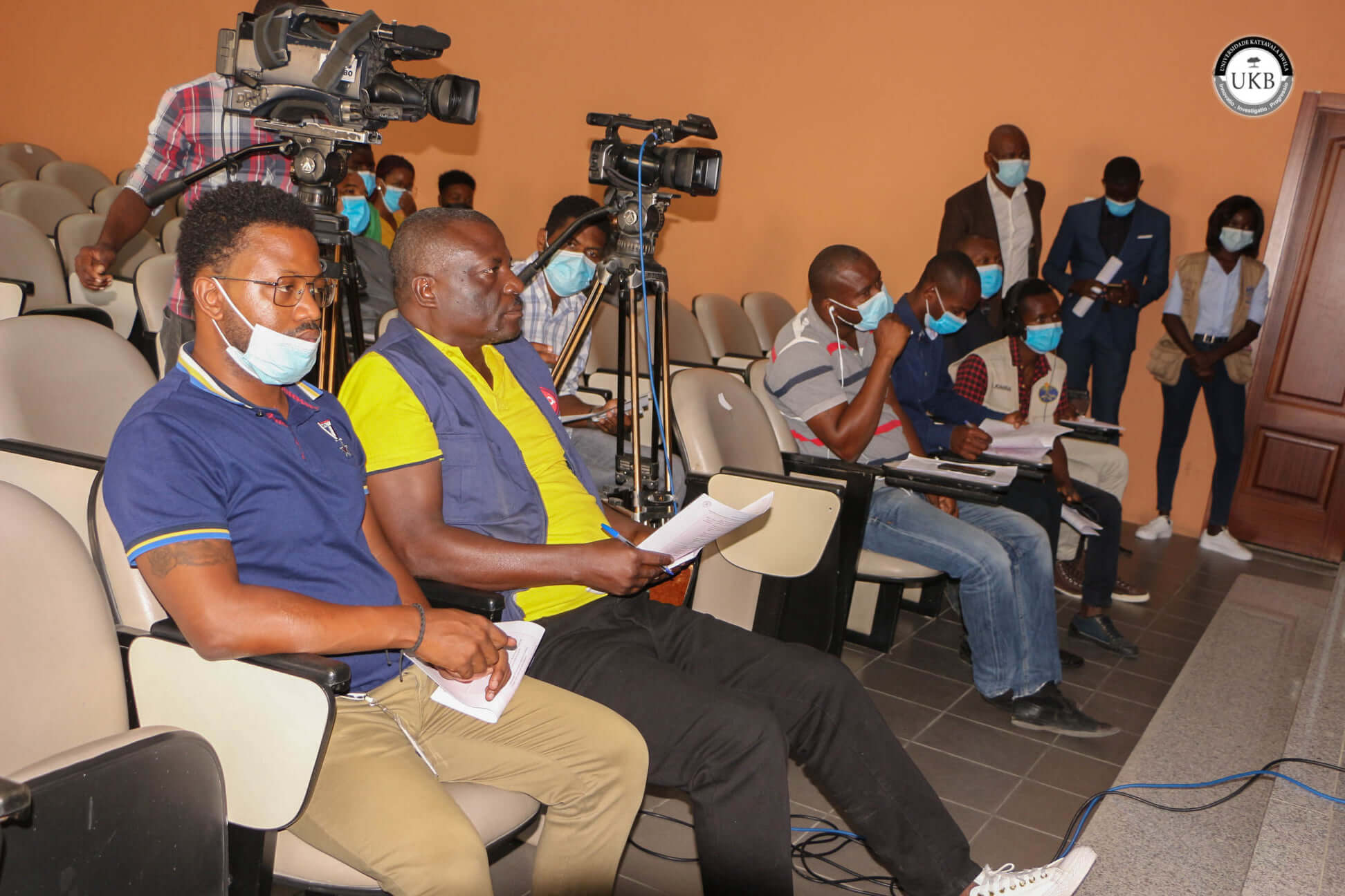Recrutamento na Universidade Katyavala Bwila Angola Vagas na Universidade Katyavala Bwila Angola