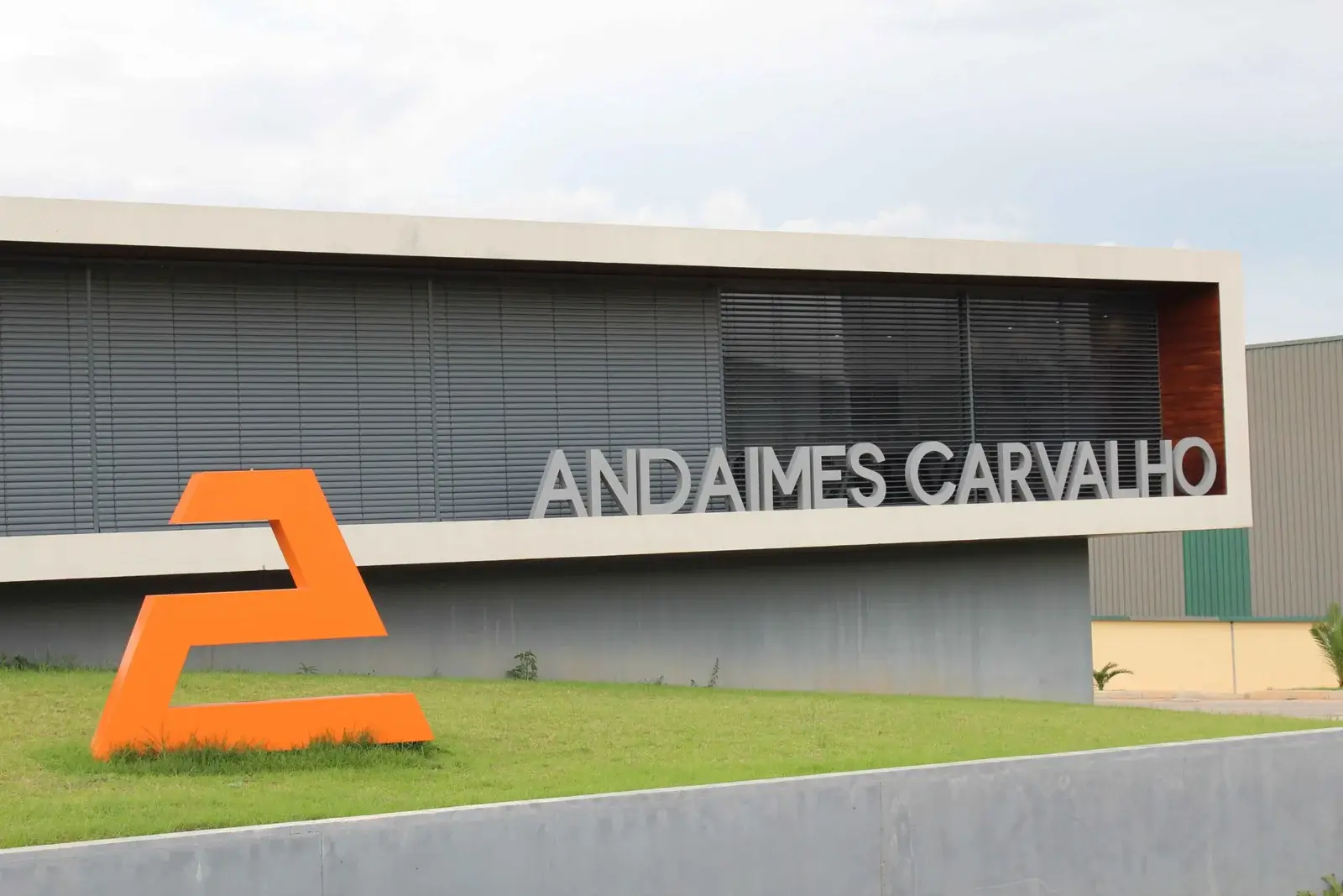 Vagas na Andaimes Carvalho Angola