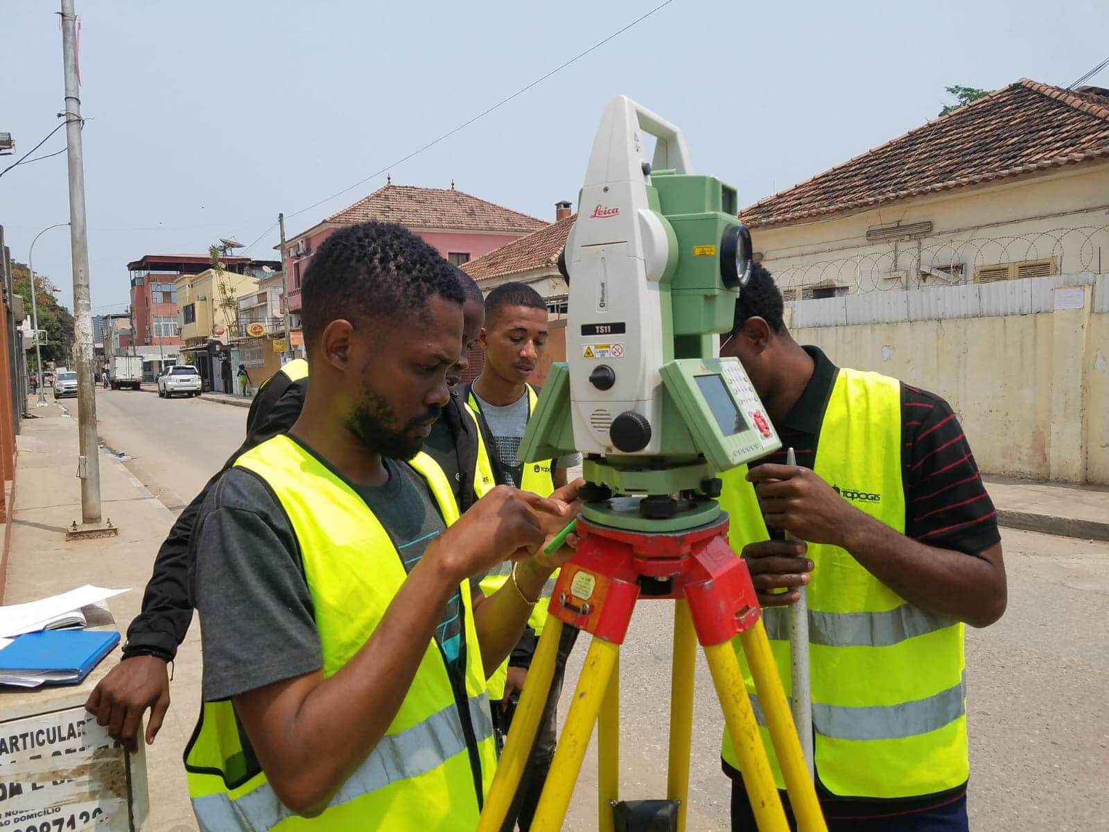 Vagas na Topogis Angola