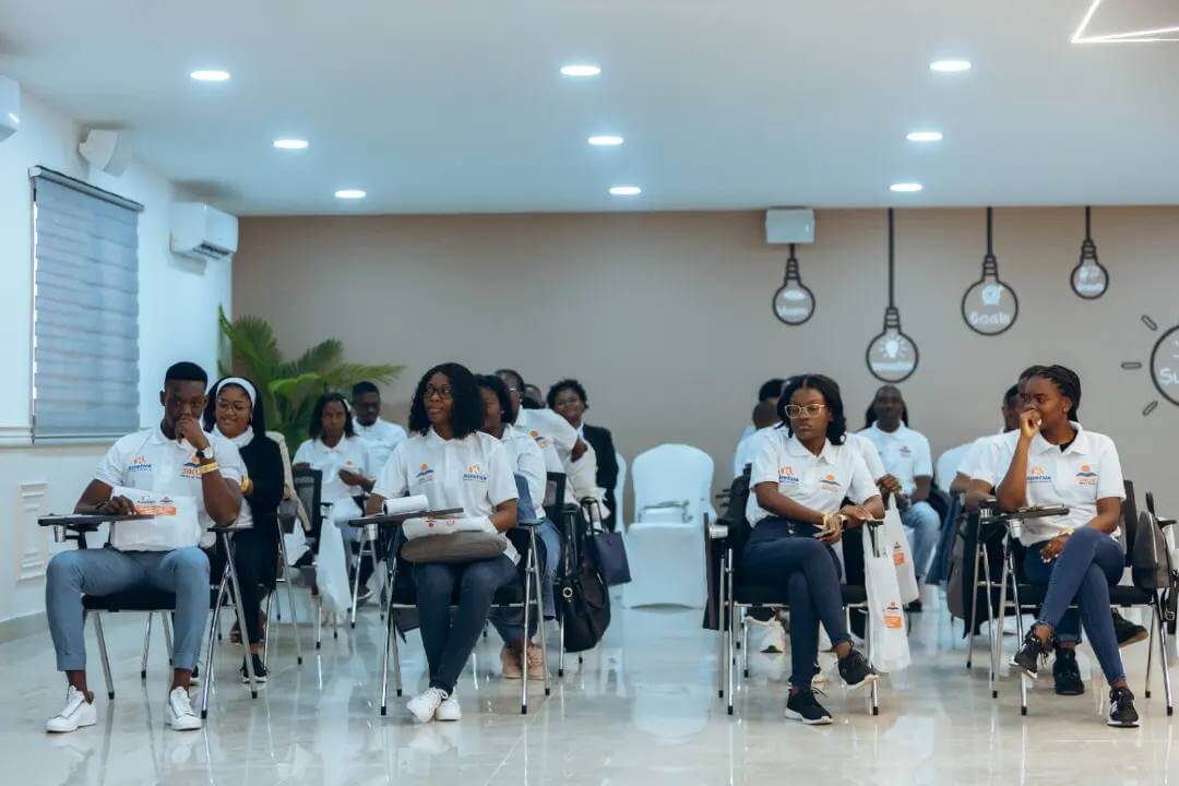 Recrutamento na Kustus Angola Vagas na Kustus Angola